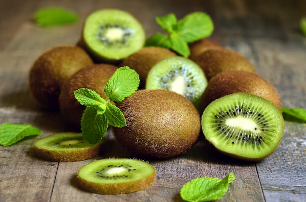 تصویر 2 از قیمت خرید کیوی هایوارد سبز + فروش ویژه